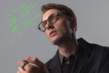 「リアルタイム翻訳」はゲーマーにも刺さるかも。スマートグラス「Even G2」が発表されたので、試用しながらEven RealitiesのCEOにインタビューしてみた 画像