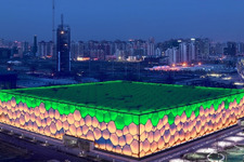 『マインクラフト』中国展開がスタート、北京国家水泳センターが『マイクラ』色に染まる 画像