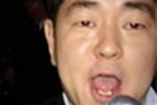 小太りなジェット・リーが勝ち誇った顔で朗々と歌い倒す『SingStar』動画 画像