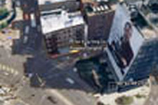 『Google Earth』で『Grand Theft Auto IV』の巨大壁面広告を発見！ 画像