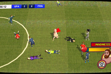 ハダカで競技場に乱入するお騒がせ男シム『Football Streaker Simulator』配信開始！ 画像