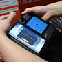 変態すぎるAndroid携帯ゲーム機がTGS2025会場で触れるぞ!!変形構造で2画面OLEDを持つ「ONEXSUGAR SUGAR1」【TGS2025】