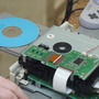 海外改造マニアによる任天堂版「PlayStation」の修理が完了！―CD-ROMドライブも動作