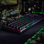 Razer、光学技術/メカニカルキースイッチ採用のキーボード「Razer Huntsman」発表―国内発売日は後日告知