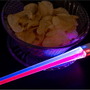 食卓でもゲーム愛を表現!光る「ゲーミング箸」が販売開始