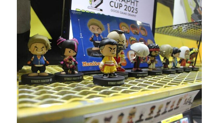 『スト6』モニターマスコットが可愛すぎる…！コラボグッズやアパレルなどがクールなGRAPHT物販ブースレポ【TGS2025】