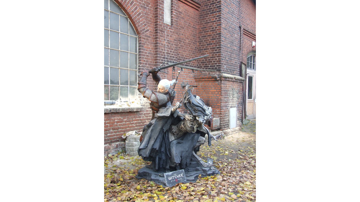 『The Witcher 3』海外アーティストが特製ゲラルト彫刻を制作、2メートル大の見事な逸品