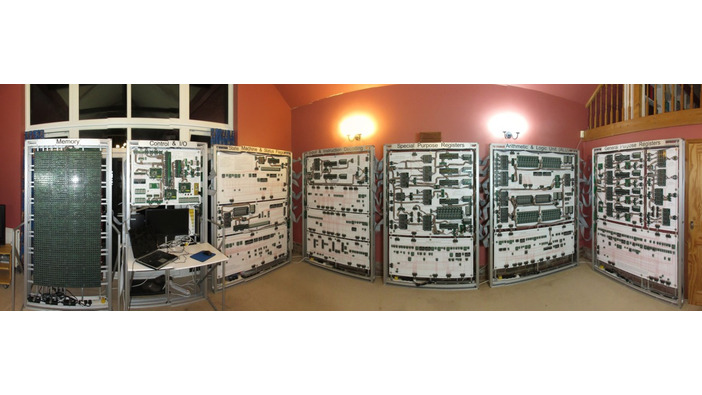 『テトリス』が遊べる超巨大自作PC！―幅10m、重さ500kg