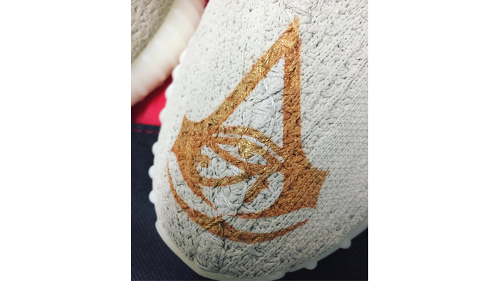 『アサシンクリード オリジンズ』海外特製カスタムスニーカーの制作映像が公開！