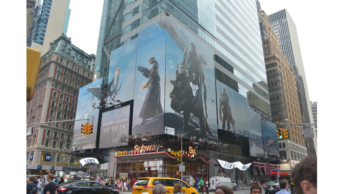 【現地フォトレポ】『Destiny』の巨大広告がNYタイムズスクエアに出現