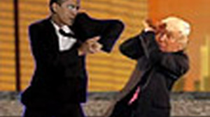 オバマ大統領とドナルド・トランプ氏が拳で語り合う格ゲー風ムービー“Political Kombat &#039;12” 画像