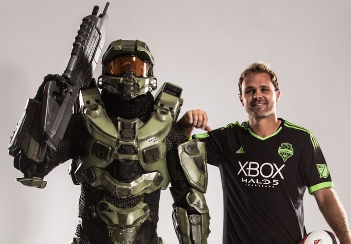 『Halo 5』と米サッカーチームがコラボ！チーフと共に特別ユニフォーム披露