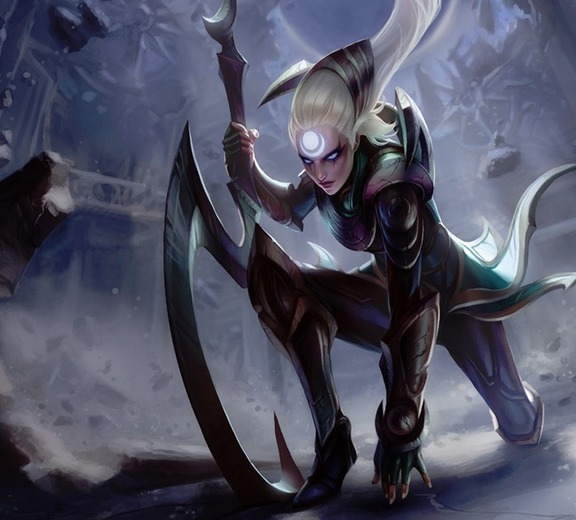 海外鍛冶職人が『LoL』キャラDianaの武器再現！美しいコスプレイヤーも