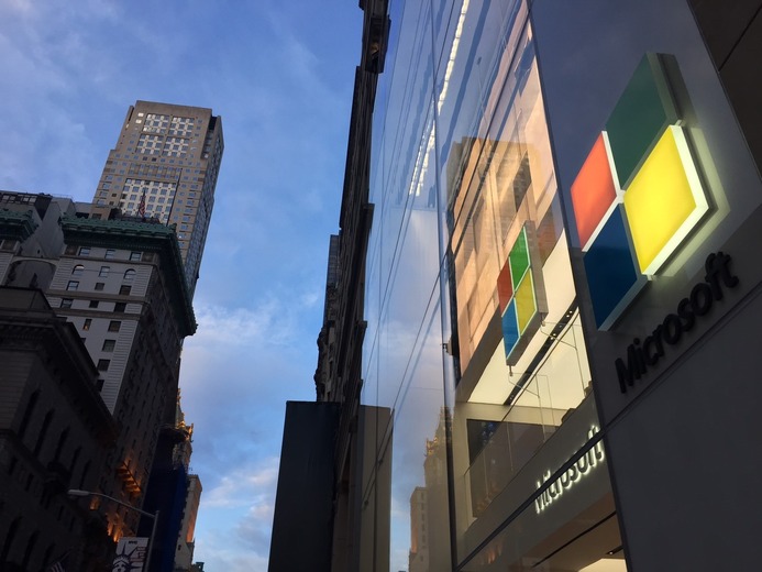 【現地レポ】『Halo 5』に「HoloLens」も！―NY5番街にオープンしたMicrosoft旗艦店突撃レポート