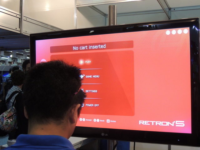 【ブラジルゲームショウ 2013】次世代機の裏で注目を集める新ハード?「RetroN 5」を遊んできた