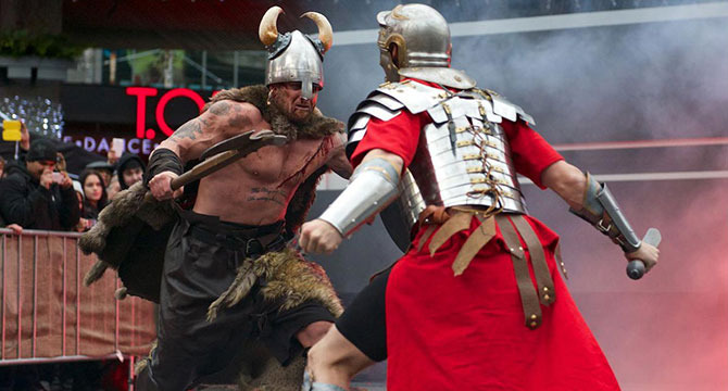 『Ryse: Son of Rome』の格闘シーンがカナダトロントで現実となった！　巨大Xbox Oneアンロックイベント映像
