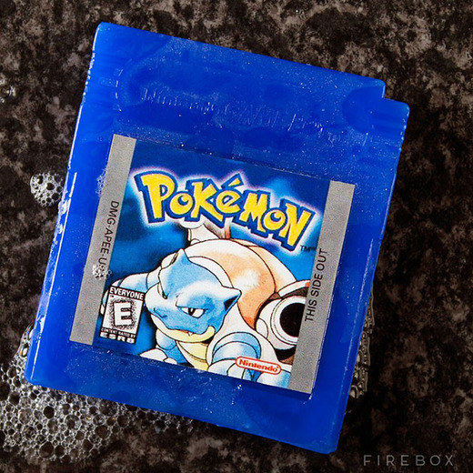 精巧な出来に泡吹くレベル! 忠実に再現されたSNES、ゲームボーイのカートリッジ型石鹸