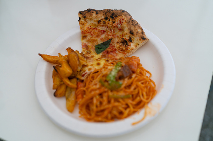 フードファイターに私はなる！「東京ゲームショウ2022」チーズドッグから肉巻きおにぎりまで味わい尽くした食レポ【TGS2022】