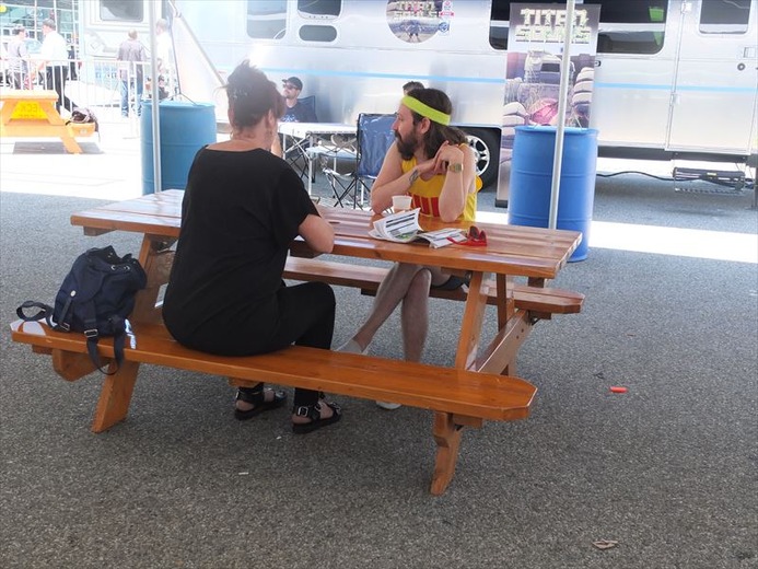 【E3 2014】本会場とは異なったフリーキーな雰囲気!Devolver Digitalブースのフォトレポートをお届け