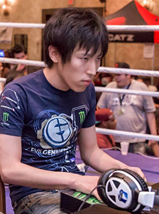 「カプコンカップ 2014」優勝はももち選手!― 『ストリートファイターV』の最新情報も