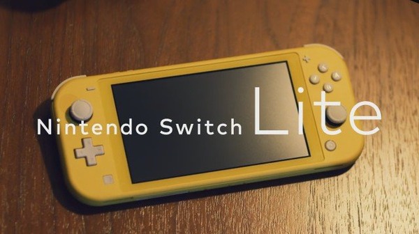 任天堂Nintendo　Switch　Lite　品　海外モデル