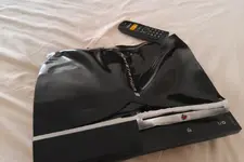 うっかりPS3を溶かしちゃった！？悲惨な姿でもなお動くコンソールの雄姿が注目 画像