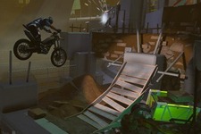 『Trials Fusion』をエディタで魔改造！バイクレースゲーがまさかの一人称視点ACTに変貌 画像