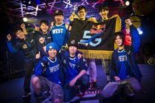 東西対抗ゲームトーナメント「Red Bull 5G 2015 FINALS」は3対2で西側が勝利 画像