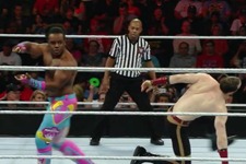 海外WWE所属選手、試合中に『ストリートファイター』の「波動拳」を繰り出す！ 画像