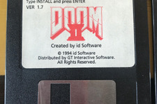 ジョン・ロメロが『DOOM II』レアなオリジナルフロッピーをeBayに出品 画像