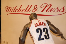 『NBA 2K19』にも登場する選手のユニフォームが！―「Mitchell & Ness」のローンチ記念パーティーに潜入 画像