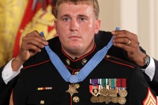 「戦争ゲームは戦争を美化している」―名誉勲章を受章した元海兵隊員が語る 画像