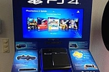 PlayStation 4の店頭試遊台を収めた写真が公開、PS4本体は中央に設置 画像