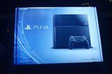 PS4本体が神々しく光る、製品版PlayStation 4を紐解いていく公式開封トレイラーが公開 画像