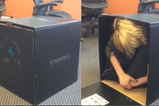 巨大フィギュア含む『Titanfall』Collector's Editionの箱は女性1人が入れるほどデカい、楽しげなインスタイメージが公開 画像