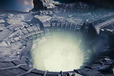 『Destiny』月に存在する大穴ヘルマウスを無理やり飛び越えるプレイヤー現る 画像