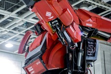 「在庫切れ」となった3.8mのロボット「クラタス」が再入荷―価格1億2,000万円、但し送料350円 画像