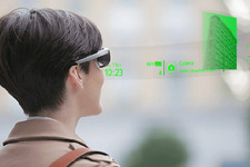 ソニー、透過式メガネ型端末「スマートアイグラス」をアプリ開発者向けに3月発売 画像