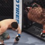 金網越しに投げ技炸裂！格闘ゲーム『EA SPORTS UFC』グリッチ映像集