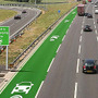 イギリスの“走るだけで自動車の充電ができる道路”が『F-ZERO』だと話題に