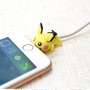 ピチューとピカチュウがスマホをガブッと！『ポケモン』と「ケーブルバイト」のコラボがかわい過ぎ