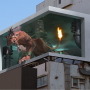 『FF7 リメイク』表参道ヒットビジョンに「レッドXIII」登場！大迫力の“巨大3D映像”公開中