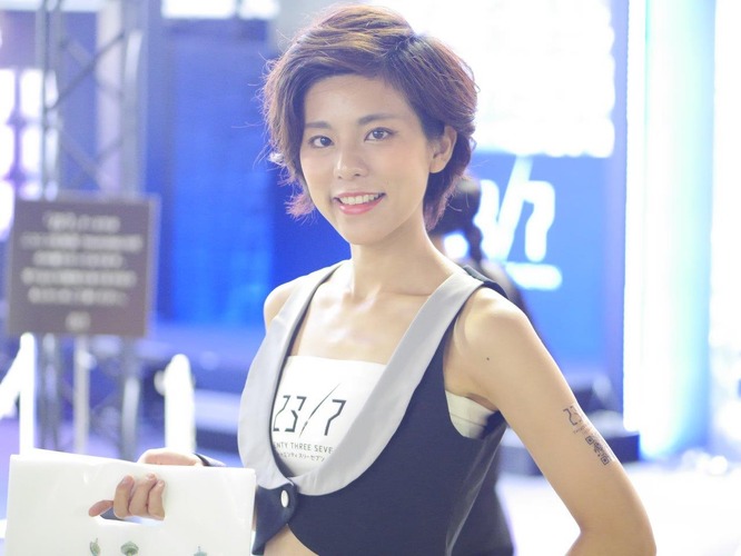 藤商事ブース／美波えりさん（Twitter：@minami_eri19）