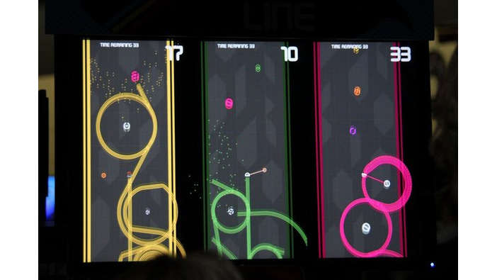 【PAX Prime 2015】ワンボタンでドットの軌跡を描いていくアクション『One More Line』がクール熱い