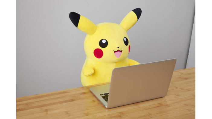 PC作業をより快適に！ 「ピカチュウ」のぬいぐるみ型PCクッションが再販