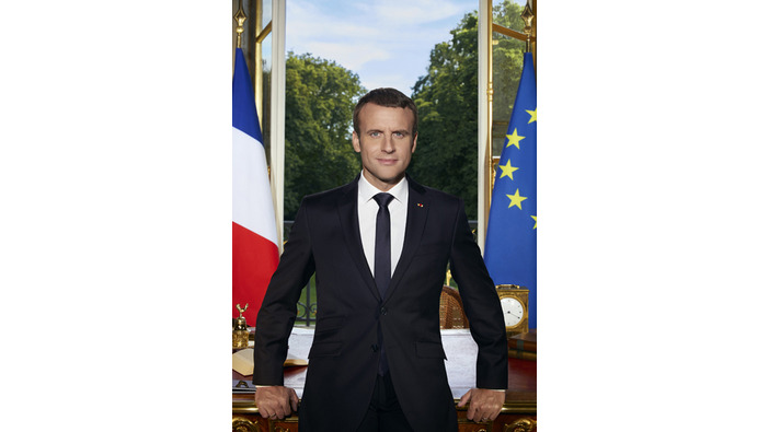 仏マクロン大統領、パリで発生中の暴動とビデオゲームをなぜか関連付ける