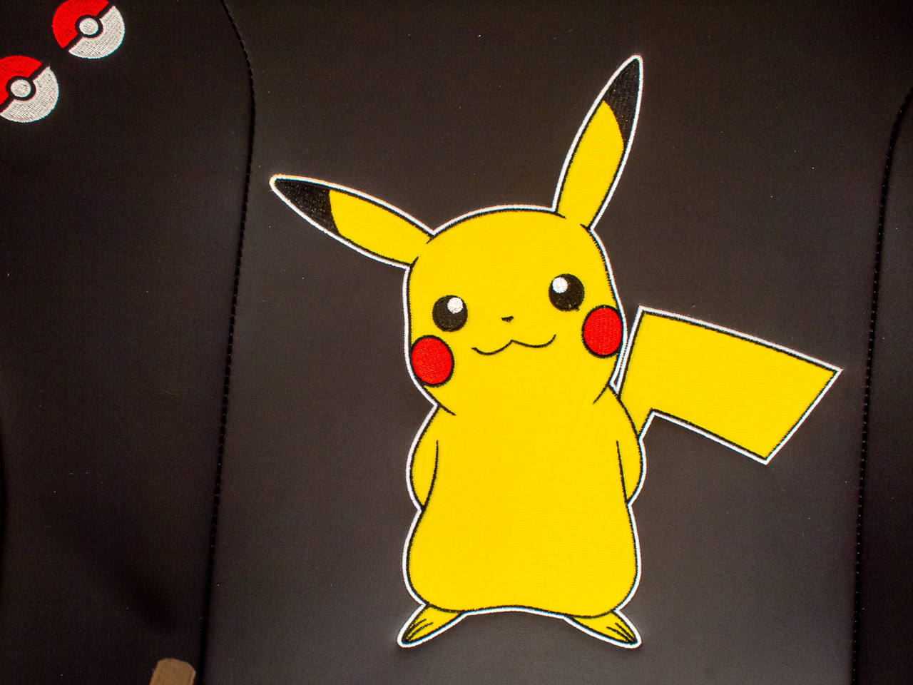 ピカチュウの毛皮は柔らかかった…!Secretlab『ポケモン』ゲーミング
