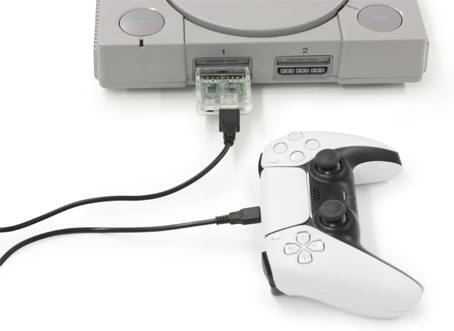 PS3本体とコントローラー、PS1,2のコントローラー変換器