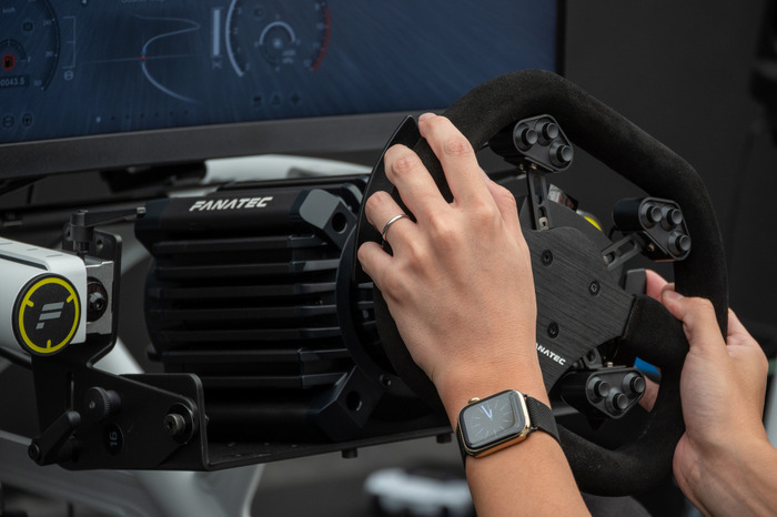 プロドライバーの『グランツーリスモ7』豪華エキシビションマッチも! 「Fanatec × ZENKAI RACING」パートナーシップ締結で更に広がる「シムレーシングデバイス」の世界【イベントレポート】