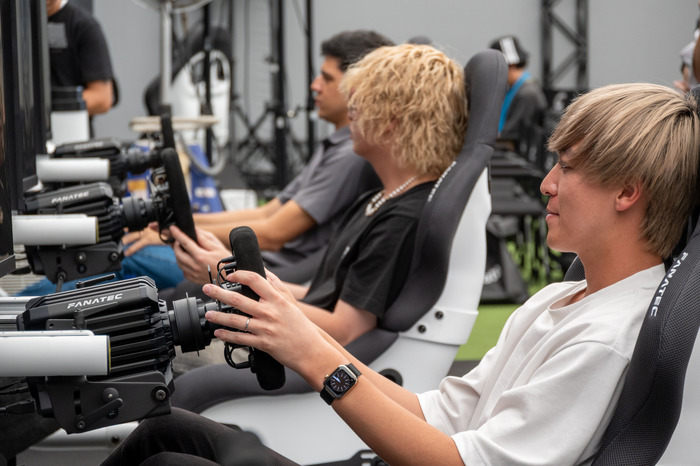 プロドライバーの『グランツーリスモ7』豪華エキシビションマッチも! 「Fanatec × ZENKAI RACING」パートナーシップ締結で更に広がる「シムレーシングデバイス」の世界【イベントレポート】